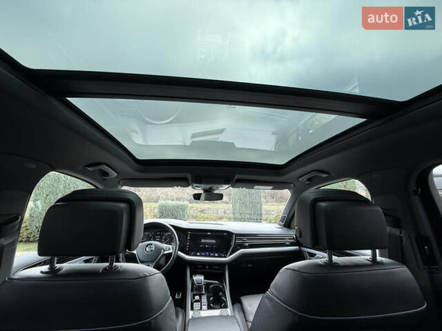 Белый Фольксваген Туарег, объемом двигателя 2.97 л и пробегом 166 тыс. км за 47999 $, фото 27 на Automoto.ua