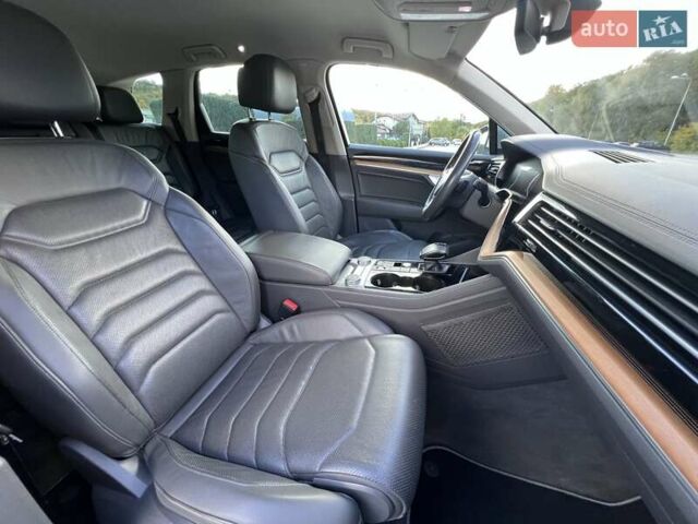 Белый Фольксваген Туарег, объемом двигателя 2.97 л и пробегом 252 тыс. км за 47000 $, фото 30 на Automoto.ua