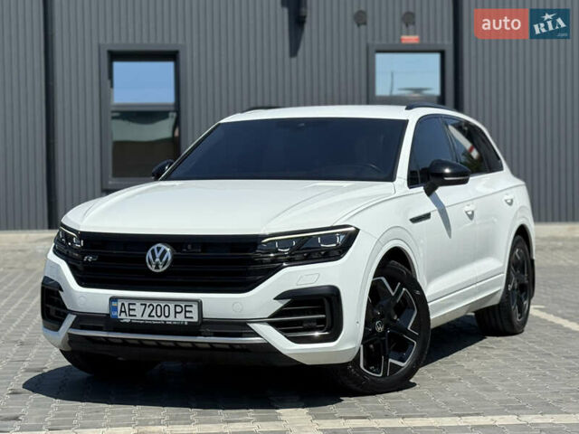 Белый Фольксваген Туарег, объемом двигателя 2.97 л и пробегом 199 тыс. км за 46200 $, фото 1 на Automoto.ua
