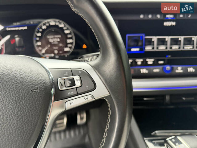 Білий Фольксваген Туарег, об'ємом двигуна 3 л та пробігом 151 тис. км за 45700 $, фото 40 на Automoto.ua