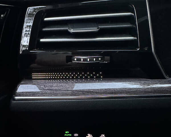 Белый Фольксваген Туарег, объемом двигателя 2.99 л и пробегом 115 тыс. км за 37500 $, фото 32 на Automoto.ua