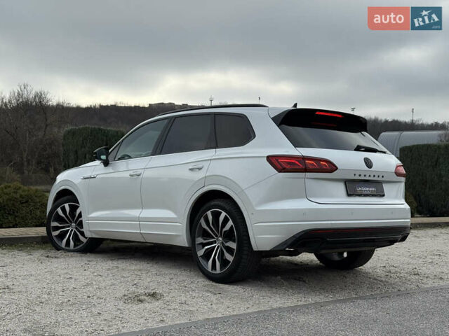 Белый Фольксваген Туарег, объемом двигателя 2.97 л и пробегом 166 тыс. км за 47999 $, фото 8 на Automoto.ua