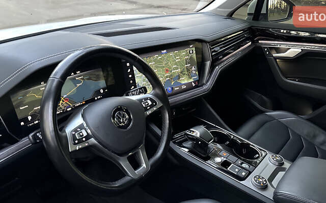 Белый Фольксваген Туарег, объемом двигателя 2.99 л и пробегом 115 тыс. км за 37500 $, фото 31 на Automoto.ua