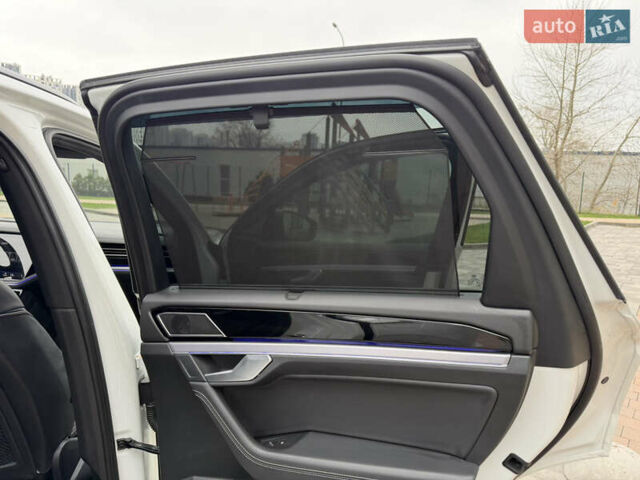 Білий Фольксваген Туарег, об'ємом двигуна 3 л та пробігом 151 тис. км за 45700 $, фото 25 на Automoto.ua