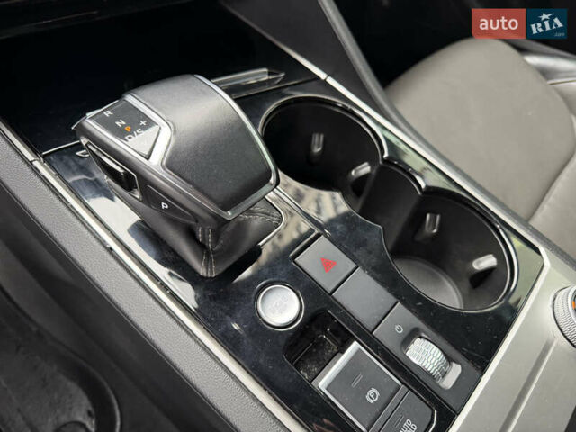 Білий Фольксваген Туарег, об'ємом двигуна 3 л та пробігом 151 тис. км за 45700 $, фото 39 на Automoto.ua