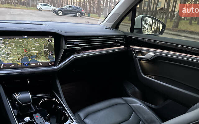 Белый Фольксваген Туарег, объемом двигателя 2.99 л и пробегом 115 тыс. км за 37500 $, фото 16 на Automoto.ua