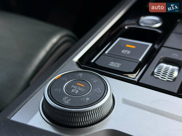 Белый Фольксваген Туарег, объемом двигателя 2.97 л и пробегом 199 тыс. км за 46200 $, фото 56 на Automoto.ua