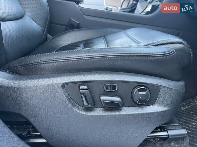 Белый Фольксваген Туарег, объемом двигателя 2.97 л и пробегом 127 тыс. км за 35800 $, фото 18 на Automoto.ua