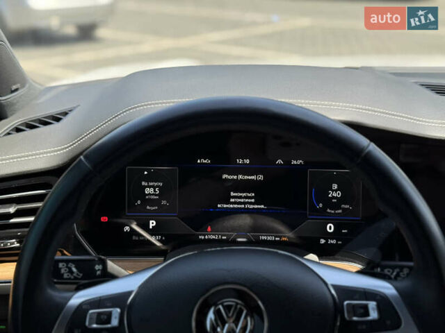 Белый Фольксваген Туарег, объемом двигателя 2.97 л и пробегом 199 тыс. км за 46200 $, фото 47 на Automoto.ua