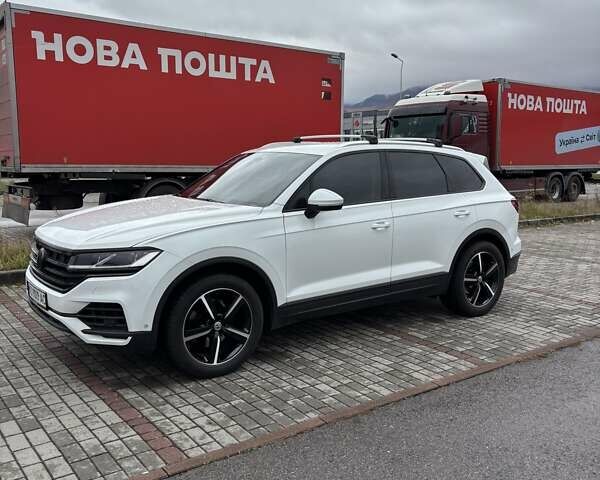 Белый Фольксваген Туарег, объемом двигателя 2.97 л и пробегом 210 тыс. км за 42000 $, фото 5 на Automoto.ua