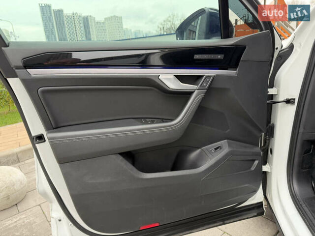 Білий Фольксваген Туарег, об'ємом двигуна 3 л та пробігом 151 тис. км за 45700 $, фото 14 на Automoto.ua