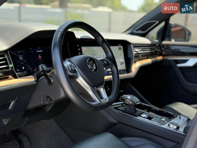 Белый Фольксваген Туарег, объемом двигателя 2.97 л и пробегом 199 тыс. км за 46200 $, фото 36 на Automoto.ua