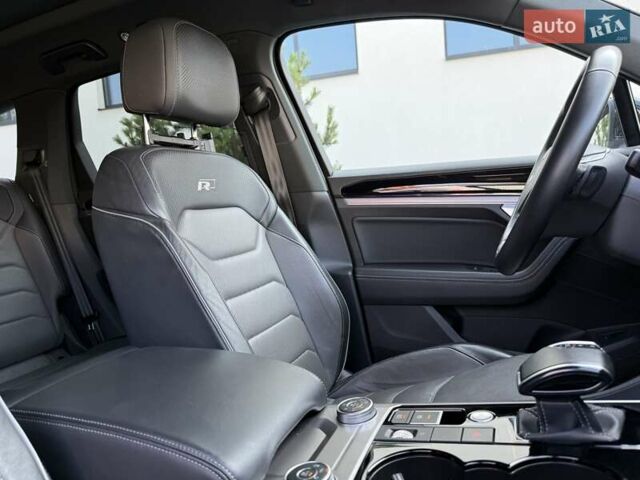 Белый Фольксваген Туарег, объемом двигателя 2.97 л и пробегом 177 тыс. км за 52900 $, фото 35 на Automoto.ua