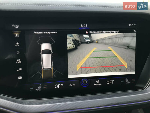 Белый Фольксваген Туарег, объемом двигателя 3 л и пробегом 156 тыс. км за 45999 $, фото 65 на Automoto.ua