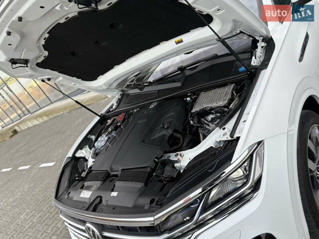 Белый Фольксваген Туарег, объемом двигателя 3 л и пробегом 156 тыс. км за 45999 $, фото 109 на Automoto.ua