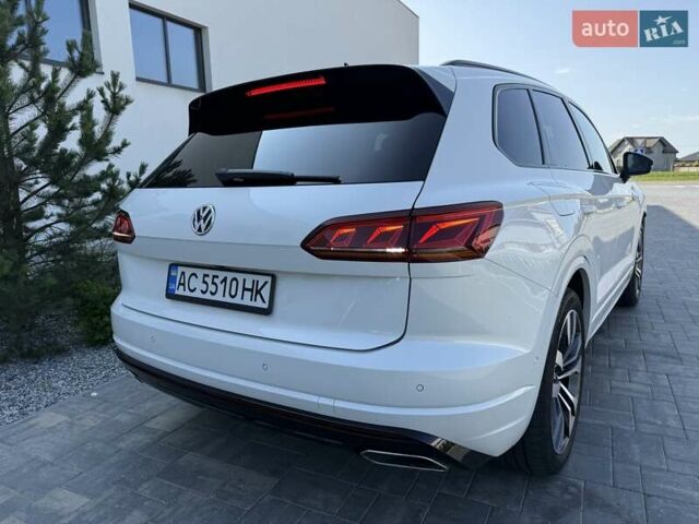 Белый Фольксваген Туарег, объемом двигателя 2.97 л и пробегом 177 тыс. км за 52900 $, фото 25 на Automoto.ua