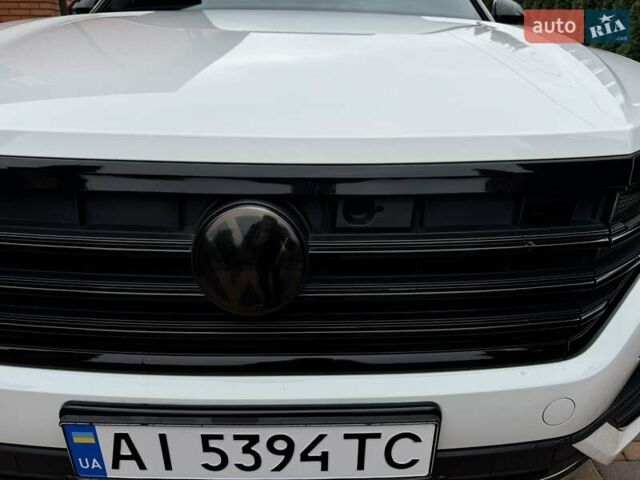 Білий Фольксваген Туарег, об'ємом двигуна 2.97 л та пробігом 141 тис. км за 51999 $, фото 4 на Automoto.ua