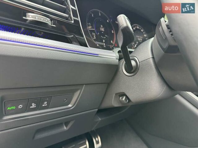 Білий Фольксваген Туарег, об'ємом двигуна 2.97 л та пробігом 141 тис. км за 51999 $, фото 24 на Automoto.ua