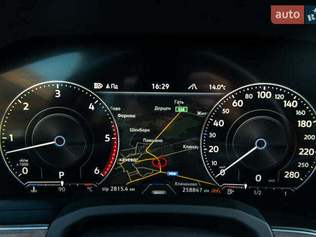 Белый Фольксваген Туарег, объемом двигателя 2.97 л и пробегом 263 тыс. км за 45500 $, фото 37 на Automoto.ua