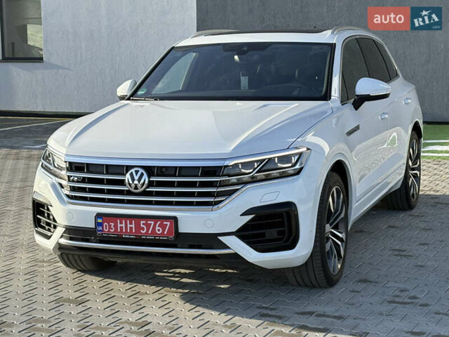 Белый Фольксваген Туарег, объемом двигателя 3 л и пробегом 156 тыс. км за 45999 $, фото 2 на Automoto.ua