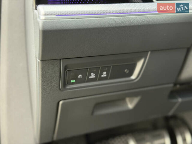 Білий Фольксваген Туарег, об'ємом двигуна 2.97 л та пробігом 91 тис. км за 56999 $, фото 18 на Automoto.ua