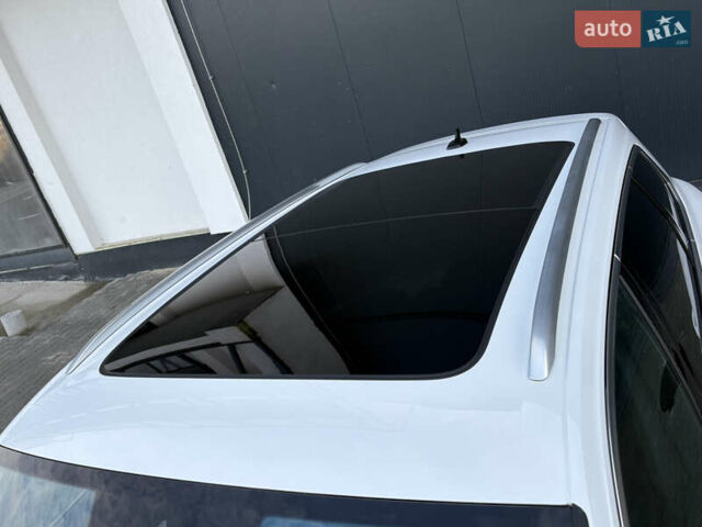 Белый Фольксваген Туарег, объемом двигателя 3 л и пробегом 156 тыс. км за 45999 $, фото 38 на Automoto.ua