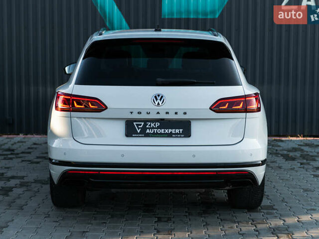 Белый Фольксваген Туарег, объемом двигателя 2.97 л и пробегом 263 тыс. км за 45500 $, фото 7 на Automoto.ua