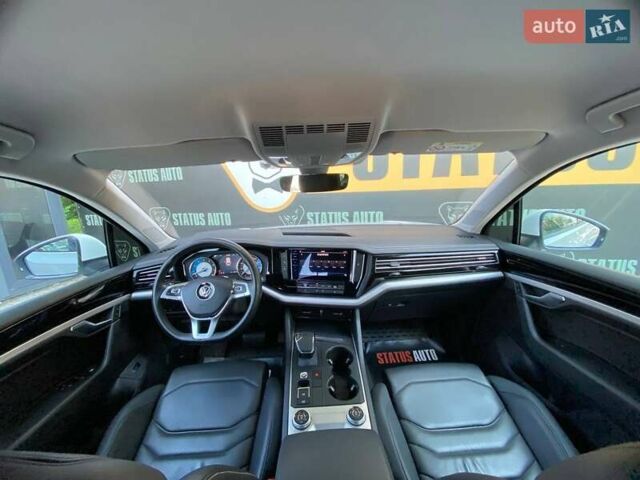 Белый Фольксваген Туарег, объемом двигателя 2.99 л и пробегом 60 тыс. км за 43500 $, фото 33 на Automoto.ua