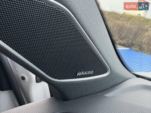 Белый Фольксваген Туарег, объемом двигателя 3 л и пробегом 156 тыс. км за 45999 $, фото 49 на Automoto.ua