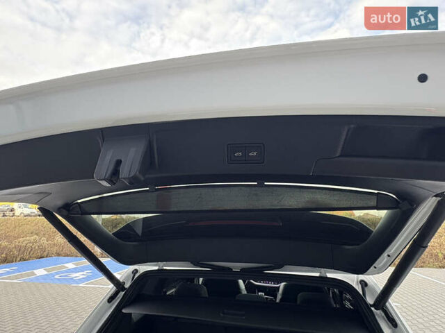 Белый Фольксваген Туарег, объемом двигателя 3 л и пробегом 156 тыс. км за 45999 $, фото 87 на Automoto.ua