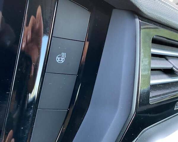 Белый Фольксваген Туарег, объемом двигателя 2.99 л и пробегом 60 тыс. км за 43500 $, фото 24 на Automoto.ua