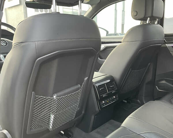 Белый Фольксваген Туарег, объемом двигателя 2.97 л и пробегом 242 тыс. км за 42990 $, фото 25 на Automoto.ua