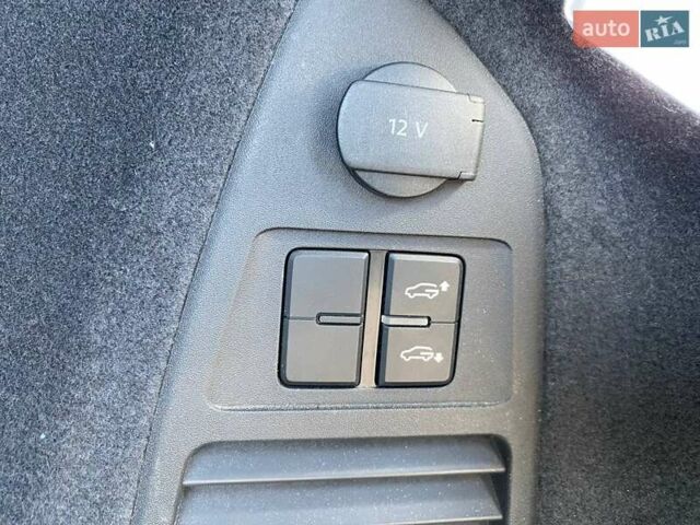 Белый Фольксваген Туарег, объемом двигателя 2.99 л и пробегом 60 тыс. км за 43500 $, фото 11 на Automoto.ua