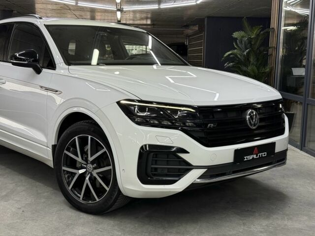 Білий Фольксваген Туарег, об'ємом двигуна 3 л та пробігом 146 тис. км за 50900 $, фото 3 на Automoto.ua