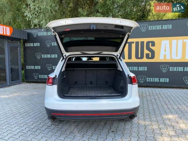 Белый Фольксваген Туарег, объемом двигателя 2.99 л и пробегом 60 тыс. км за 43500 $, фото 9 на Automoto.ua