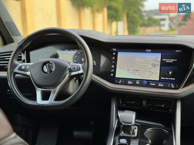 Білий Фольксваген Туарег, об'ємом двигуна 2.97 л та пробігом 249 тис. км за 38999 $, фото 52 на Automoto.ua