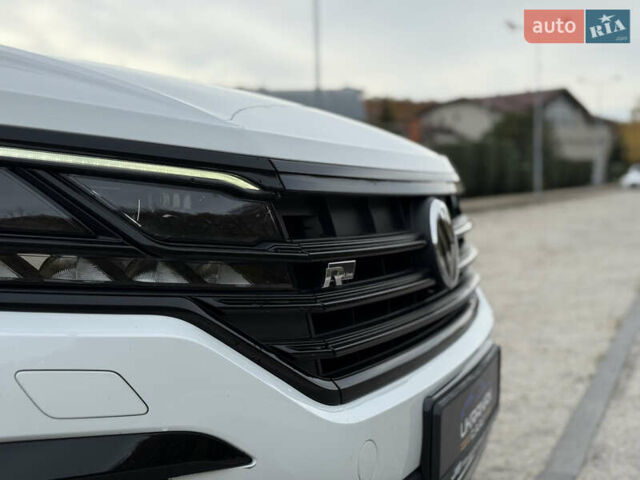 Білий Фольксваген Туарег, об'ємом двигуна 2.97 л та пробігом 91 тис. км за 56999 $, фото 8 на Automoto.ua
