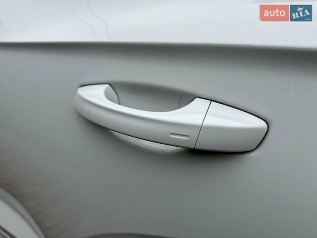 Білий Фольксваген Туарег, об'ємом двигуна 2.97 л та пробігом 141 тис. км за 51999 $, фото 15 на Automoto.ua