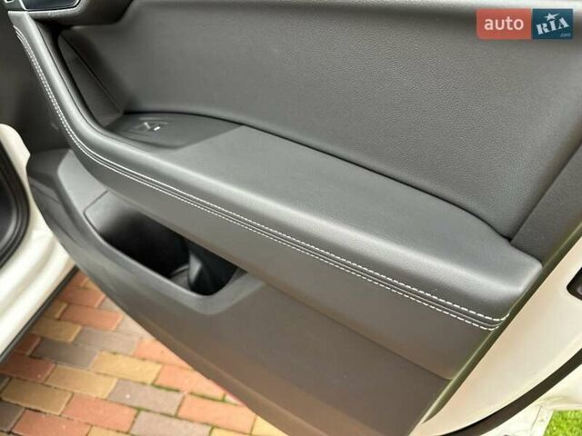 Білий Фольксваген Туарег, об'ємом двигуна 2.97 л та пробігом 141 тис. км за 51999 $, фото 61 на Automoto.ua