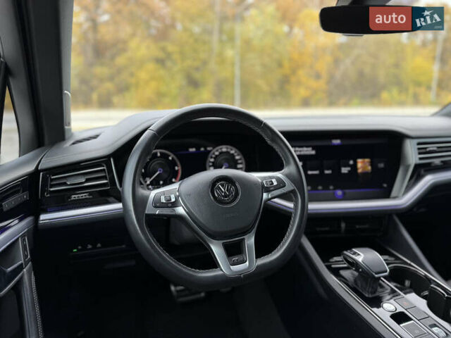 Білий Фольксваген Туарег, об'ємом двигуна 2.97 л та пробігом 91 тис. км за 56999 $, фото 34 на Automoto.ua