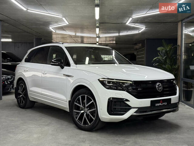 Білий Фольксваген Туарег, об'ємом двигуна 2.97 л та пробігом 146 тис. км за 51900 $, фото 1 на Automoto.ua