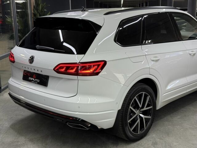 Білий Фольксваген Туарег, об'ємом двигуна 3 л та пробігом 146 тис. км за 50900 $, фото 9 на Automoto.ua