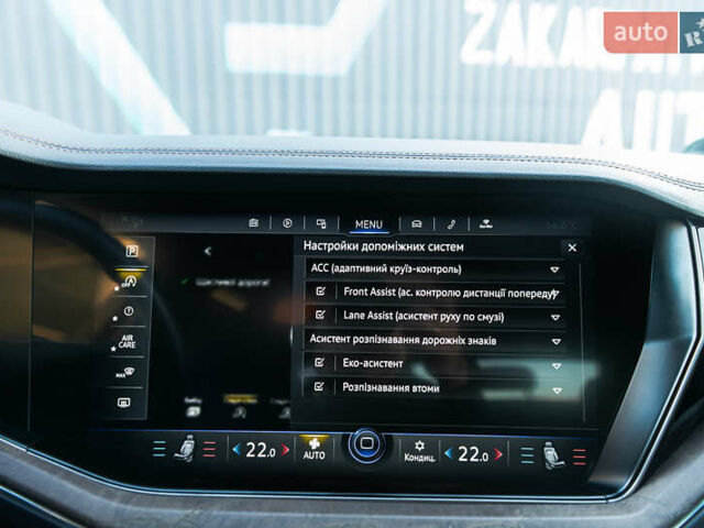 Белый Фольксваген Туарег, объемом двигателя 2.97 л и пробегом 263 тыс. км за 45500 $, фото 41 на Automoto.ua