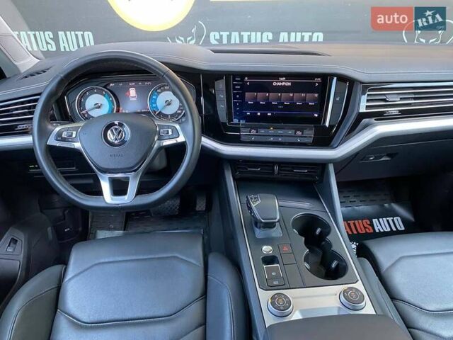 Белый Фольксваген Туарег, объемом двигателя 2.99 л и пробегом 60 тыс. км за 43500 $, фото 32 на Automoto.ua