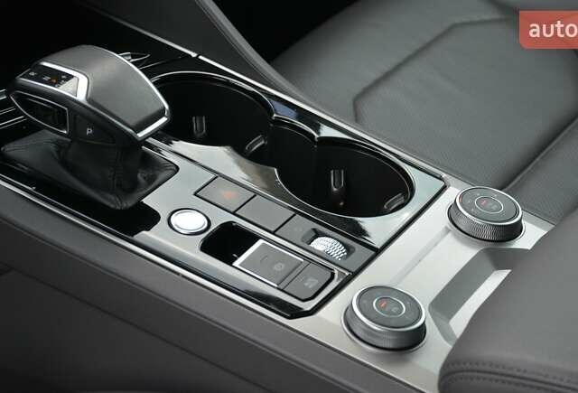 Білий Фольксваген Туарег, об'ємом двигуна 2.97 л та пробігом 268 тис. км за 38000 $, фото 38 на Automoto.ua