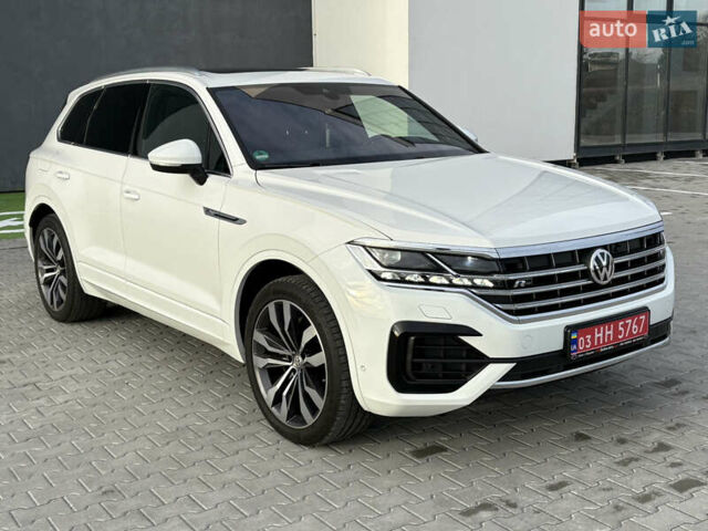 Белый Фольксваген Туарег, объемом двигателя 3 л и пробегом 156 тыс. км за 45999 $, фото 131 на Automoto.ua