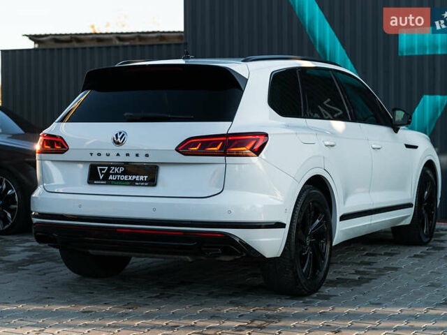 Белый Фольксваген Туарег, объемом двигателя 2.97 л и пробегом 263 тыс. км за 45500 $, фото 8 на Automoto.ua
