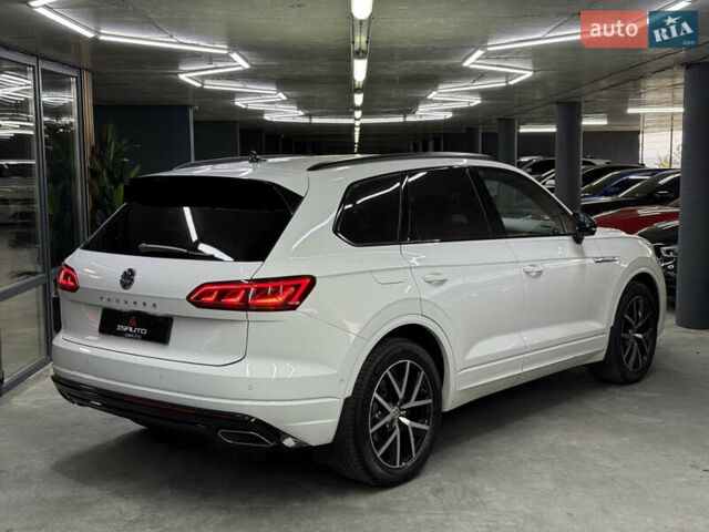 Білий Фольксваген Туарег, об'ємом двигуна 2.97 л та пробігом 146 тис. км за 51900 $, фото 13 на Automoto.ua