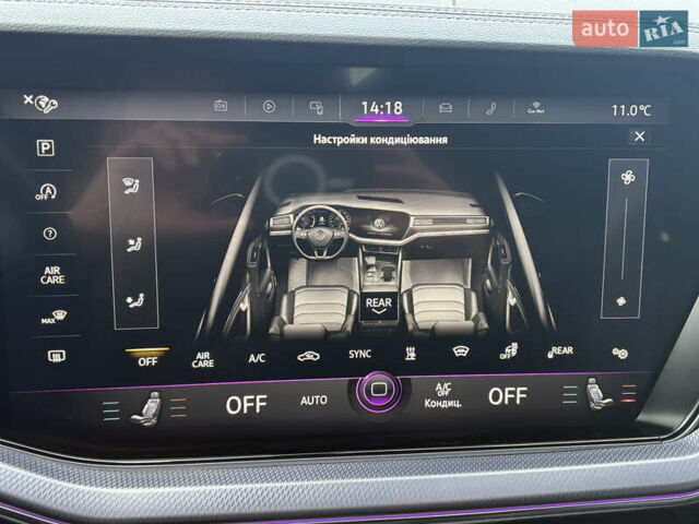 Белый Фольксваген Туарег, объемом двигателя 3 л и пробегом 156 тыс. км за 45999 $, фото 60 на Automoto.ua