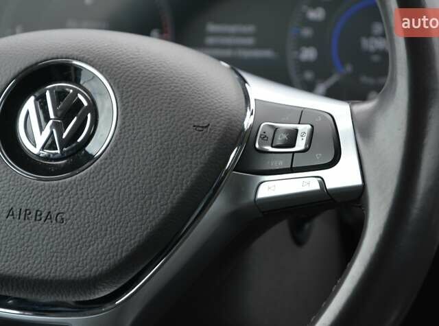 Білий Фольксваген Туарег, об'ємом двигуна 2.97 л та пробігом 268 тис. км за 38000 $, фото 19 на Automoto.ua